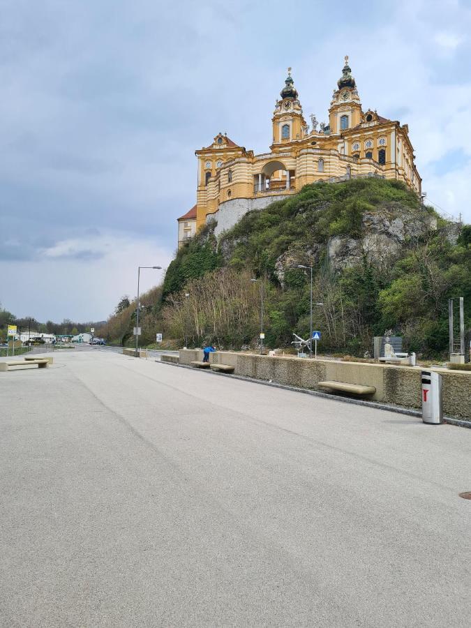 Schon Wohnen Beim Stift Melk Appartement Buitenkant foto